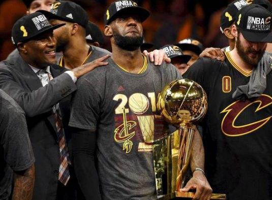 "帮我拿下总决赛第六场,我帮你们赢下总冠军!"詹姆斯