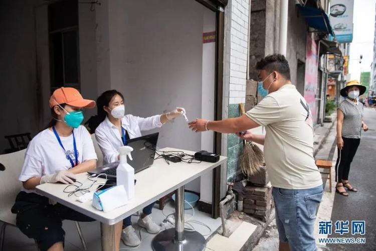 张家界启动第六轮全民核酸检测悟空画圈式排队场面火遍全网