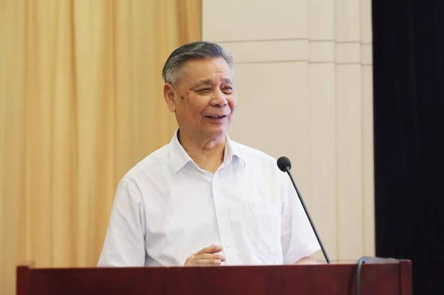 围绕大会主题,钢铁研究总院殷瑞钰院士做了题为《绿色发展与钢铁工业
