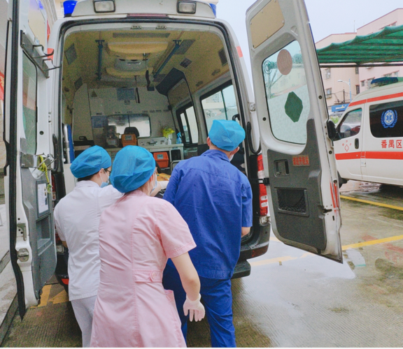 (救护车转运病人)