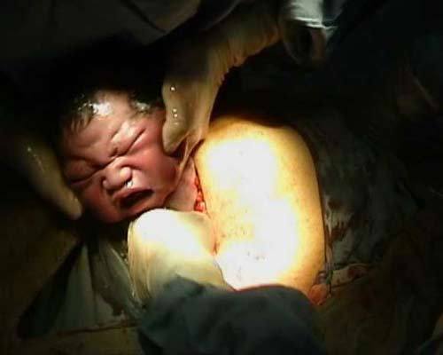 觉得这是女人自找苦吃,他们98%的人认为世界上最丑陋的女人就是孕妇