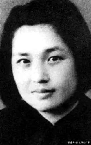 傅作义的女儿傅冬菊,曾经协助北平和平解放,晚年的