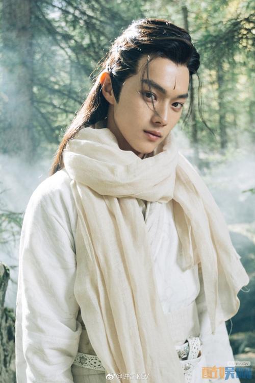 许凯朝歌剧照写真