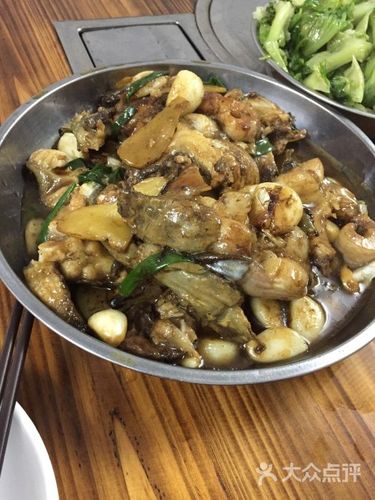 蒜子焖鲶鱼
