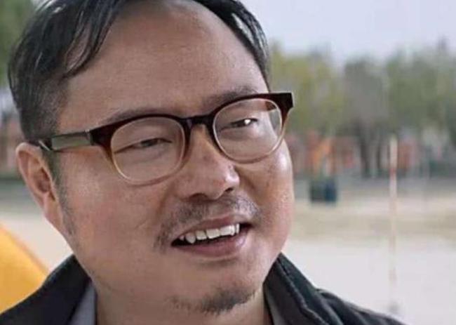 有种整容叫马大翔西虹市首富中油腻秃顶戏外简直帅到掉渣