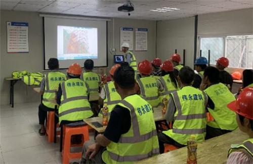 我区建设工地示范民工学校迎接市级考评复核