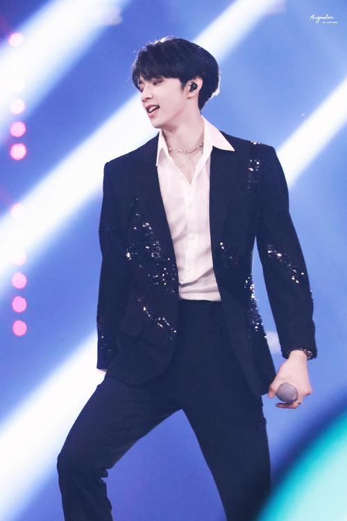 刘耀文身材真的过于优越了吧