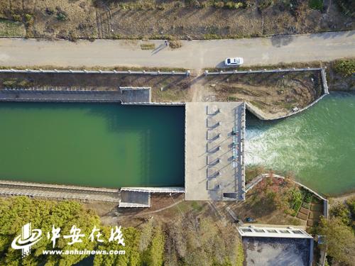 早已不能满足城市供水需求,需常年从淠史杭灌区的淠河灌区上游佛子岭