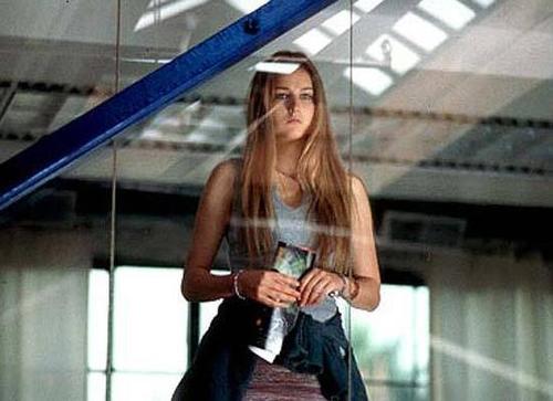 玻璃屋下载「720p高清」-玻璃屋电影完整版百度云,迅雷下载-好恐怖