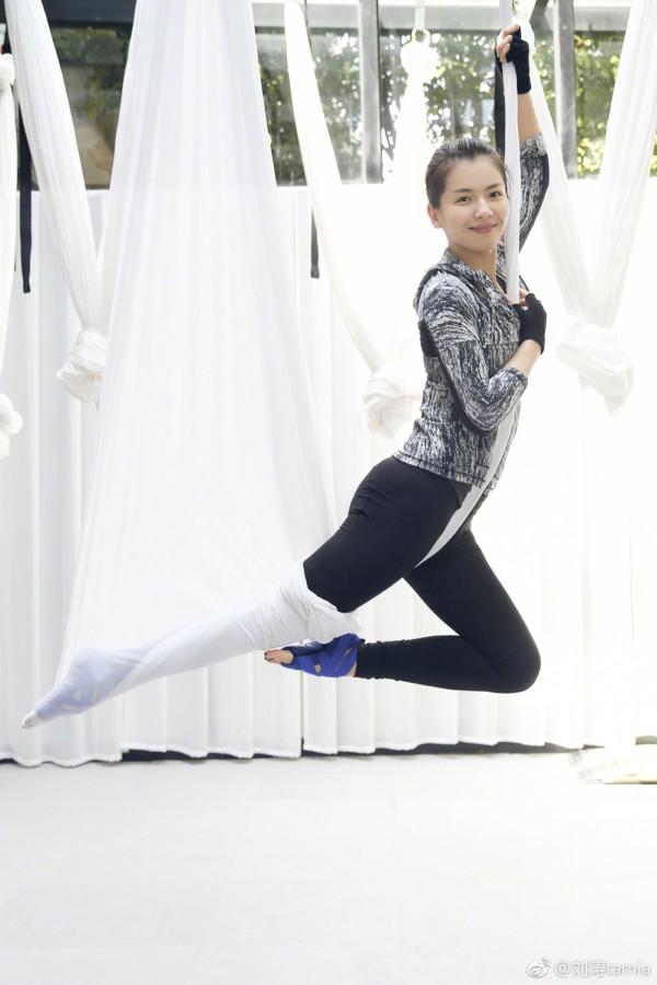看看"健身博主"刘涛美成啥样了 好身材才对得起美衣