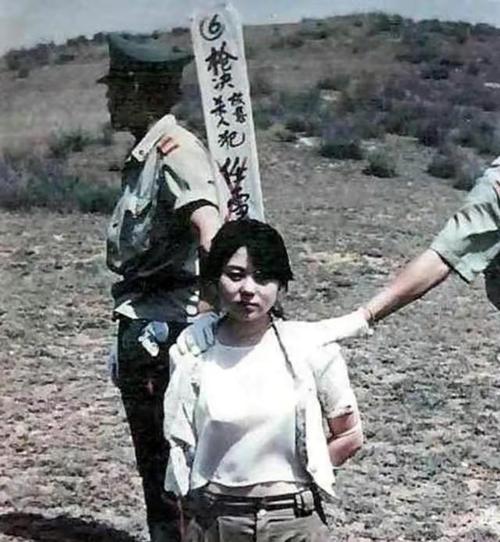 1993年最美死刑犯任雪被执行枪决临刑前却张大了嘴巴