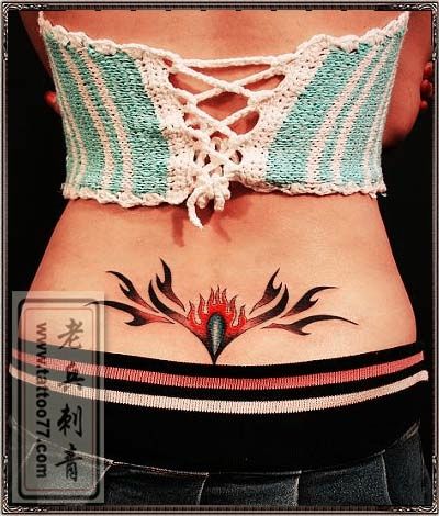 腰部图腾纹身