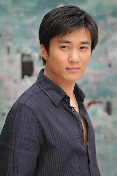 资料小马奔腾签约演员常波