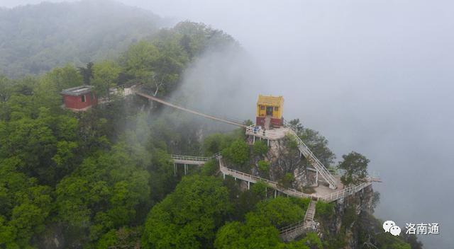 相比之下,洛南老君山名气没那么大,是一个aaa级旅游景区.