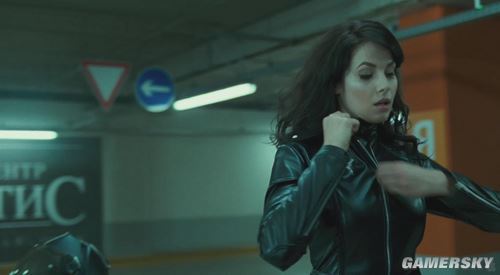 虎胆龙威5曝新剧照父子情人节大闹女特工脱衣露乳