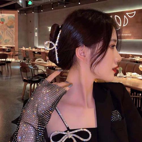 珍珠抓夹女网红2020年盘发后脑勺发抓夹鲨鱼夹大号满钻合金抓夹
