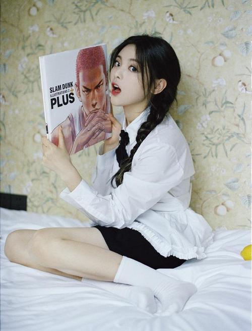 原创杨超越cos哪吒造型,惊艳变身小妖怪,这张脸可塑性真的太强了