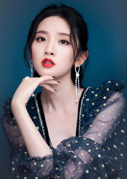 唐艺昕波点透视长裙性感写真图片36