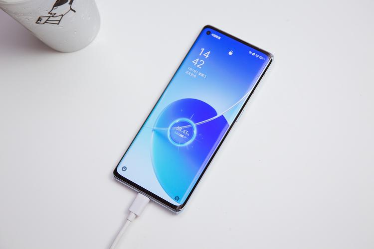 oppo reno6pro 和华为nova9pro哪个更推荐一点 ?