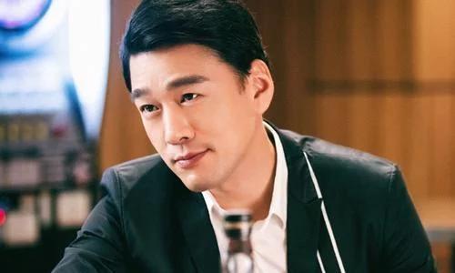 原创王耀庆:角色身价10亿以下不演,生活中与妻子青梅竹马恩爱如初