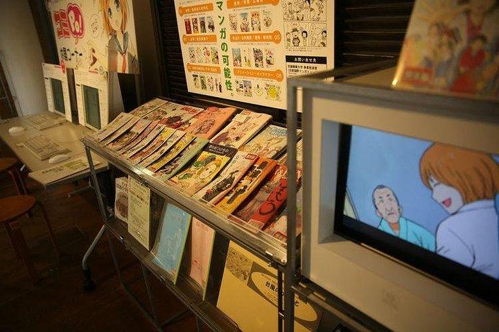 发现附近有京都国际漫画博物馆于是决定今天上午去参观一下买好门票刚