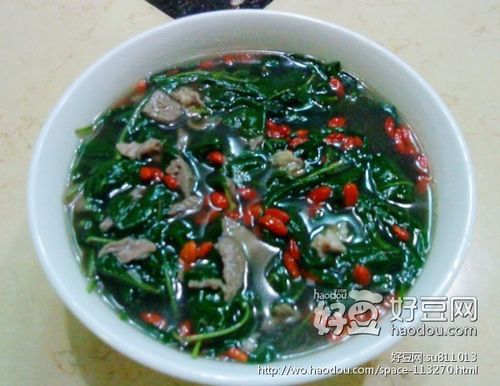(3)枸杞猪肝肉片汤 材料:枸杞菜,猪肉,猪肝,花生油,枸杞子