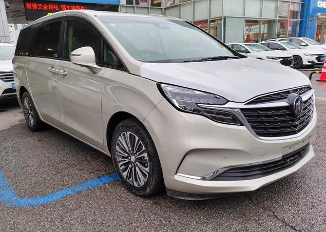 别克汽车发力,新款mpv比大众威然大气,2.0t榨出237马力,配7座