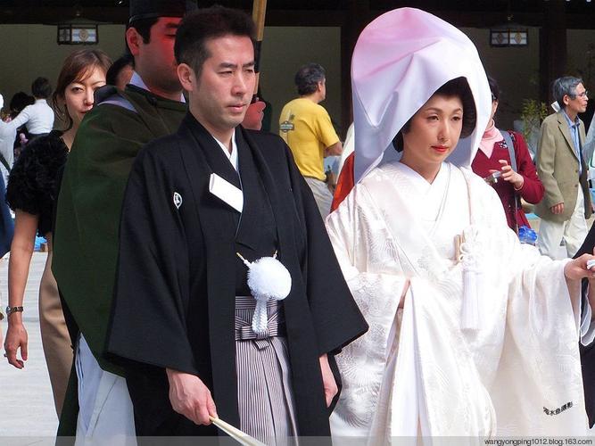实拍日本明治神宫里的传统婚礼