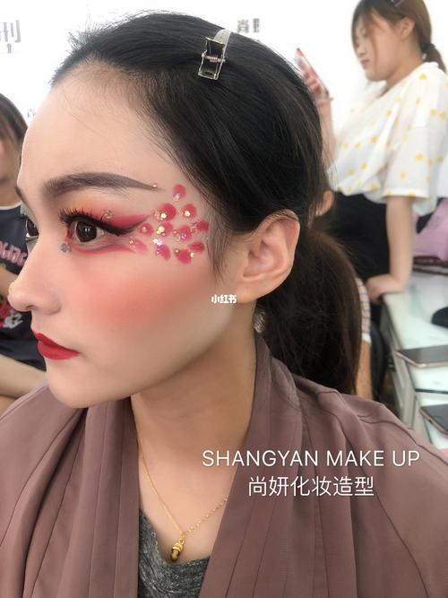 舞台眼妆,几款常用演出妆_演出_眼妆_眼部_彩绘_妆容
