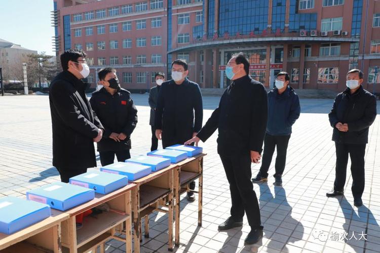 晋中市人大常委会委员,榆次区第十六届人大代表,榆次二中校长王文清