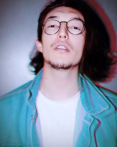 专访| 亚森:爱唱流行歌曲的哈萨克小哥"二"到成为"