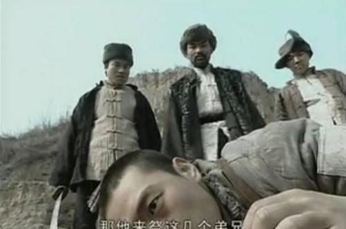 同样里面几位配角也非常有意思,当时魏和尚被土匪杀死,小编也哭得稀