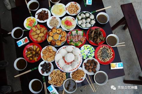 旅游 正文  【三幺台】风味食品众多,饮食方式独特,且餐饮过程,十分