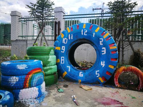 第四小学综合实践活动----- 废旧轮胎创意涂鸦