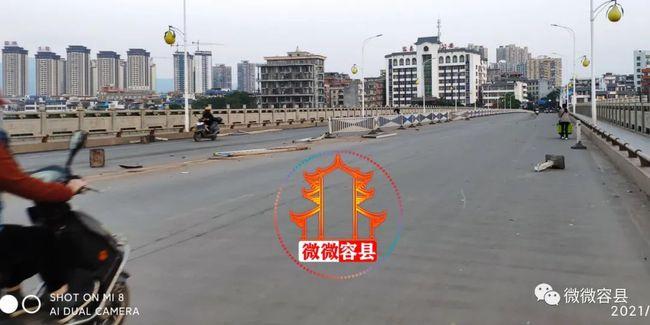 容县绣江大桥,现场这情况,惊呆上班人!