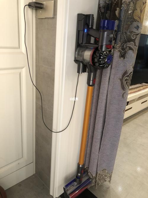 史上最省钱无需打孔的戴森上墙方法_戴森怎么样_吸尘器_戴森吸尘器