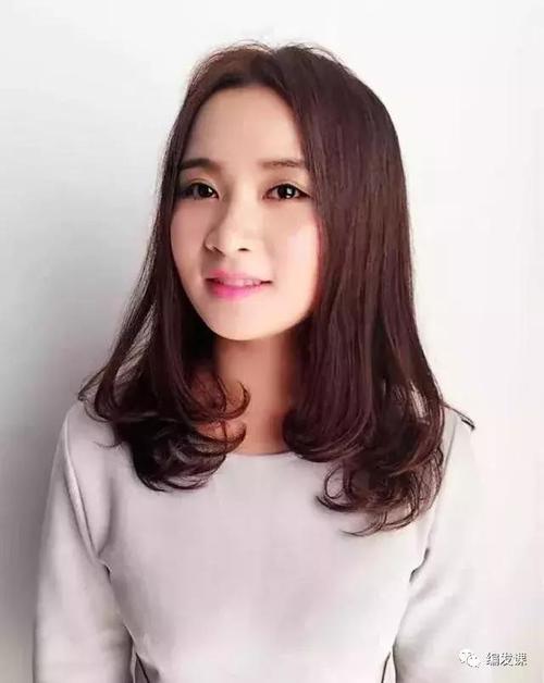 气质女神都是中长发?看来是时候换个中长发发型了!