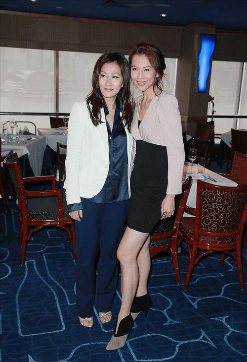 陈慧珊蔡少芬同框看不出年龄差可身高差别挺明显谁腿长谁有范