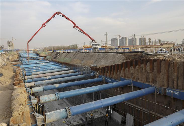 月31日拍摄的河北省张家口市宣化区滨河新城地下综合管廊工程施工现场