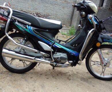 钱江110弯粱摩托车1600元