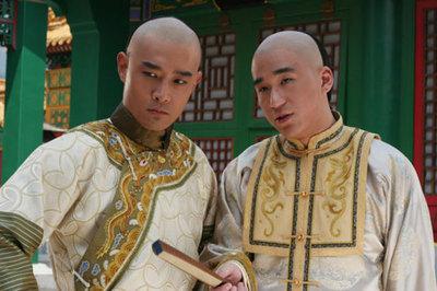 张默在父亲的提携下也拍了很多的电视剧,当主角的也不少,《少年大钦差