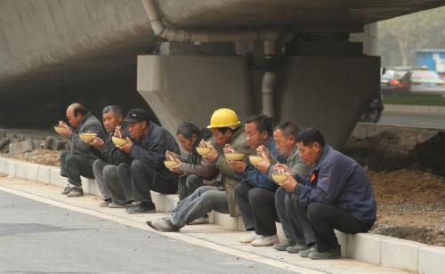 走进农民工之哪种老板最受农民工欢迎
