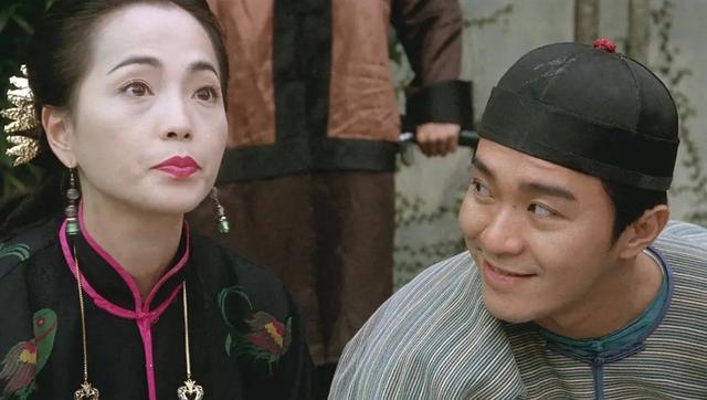 虽然作为一名"丑角",但苑琼丹的运气很好,后来遇上了周星驰,成就了