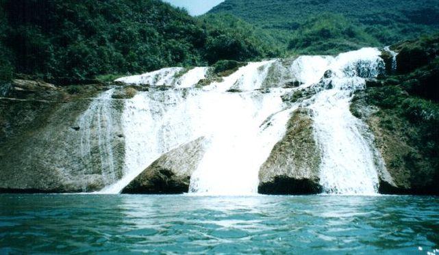 百鸟河景区,位于贵州省黔南布依族苗族自治州惠水县.