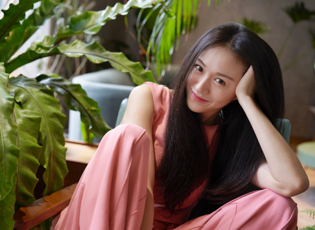 原创三叉戟中的美女演员:何杜娟耐看,王嘉绮气质好,范诗然颜值高