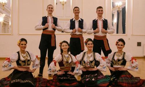 苗苗成为塞尔维亚旅游大使称号,身着塞尔维亚传统服饰