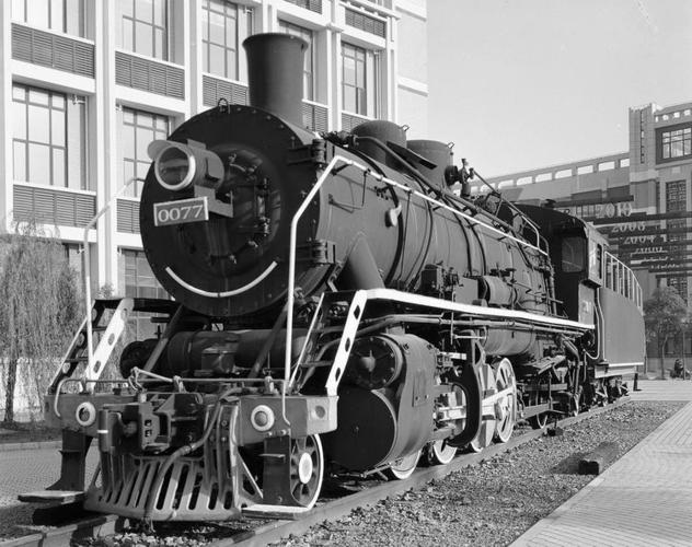 青藏铁路:为啥没有沿用"中国制造"的火车头,反而进口美国的?