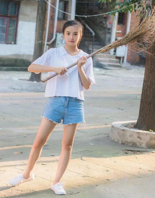 张雅钦清纯照 张雅钦图片大全