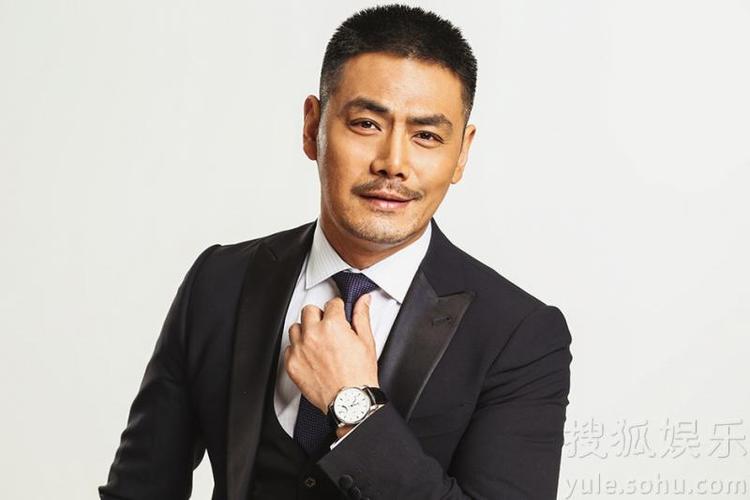 邵兵黑色系写真 透露男人成熟硬朗风