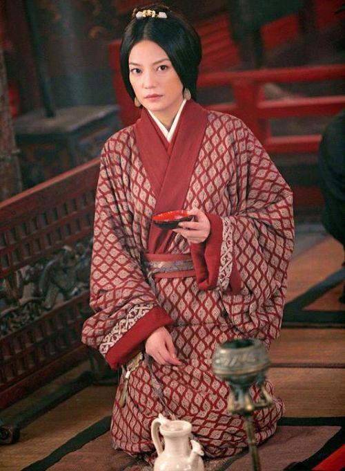 六版影视剧中的孙尚香,谁的扮相最美?赵薇林心如阿娇都输给了她